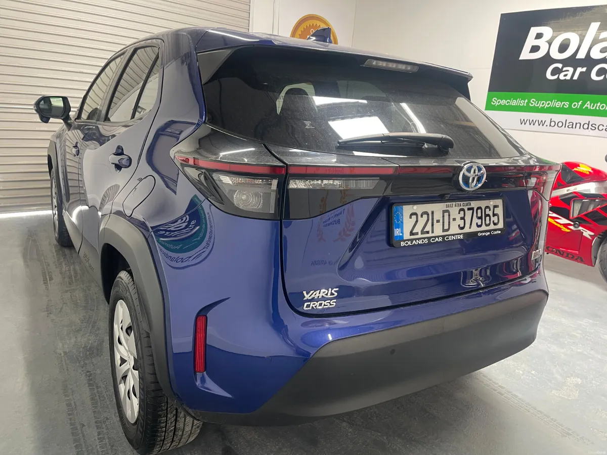 2022 Toyota Yaris Cross Hybrid 1.5 Automatic Model - Image 5