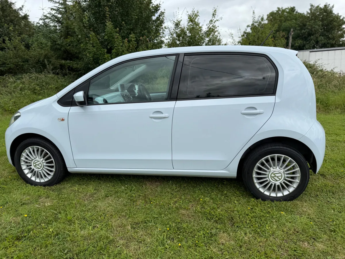 VW UP (2013) 1.0 PETROL AUTOMATIC - Image 5