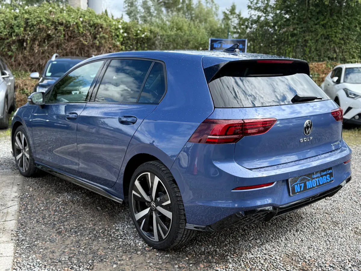 2024 Volkswagen Golf 1.5 PLUG-in HYBRID STYLE AUTO - Image 5