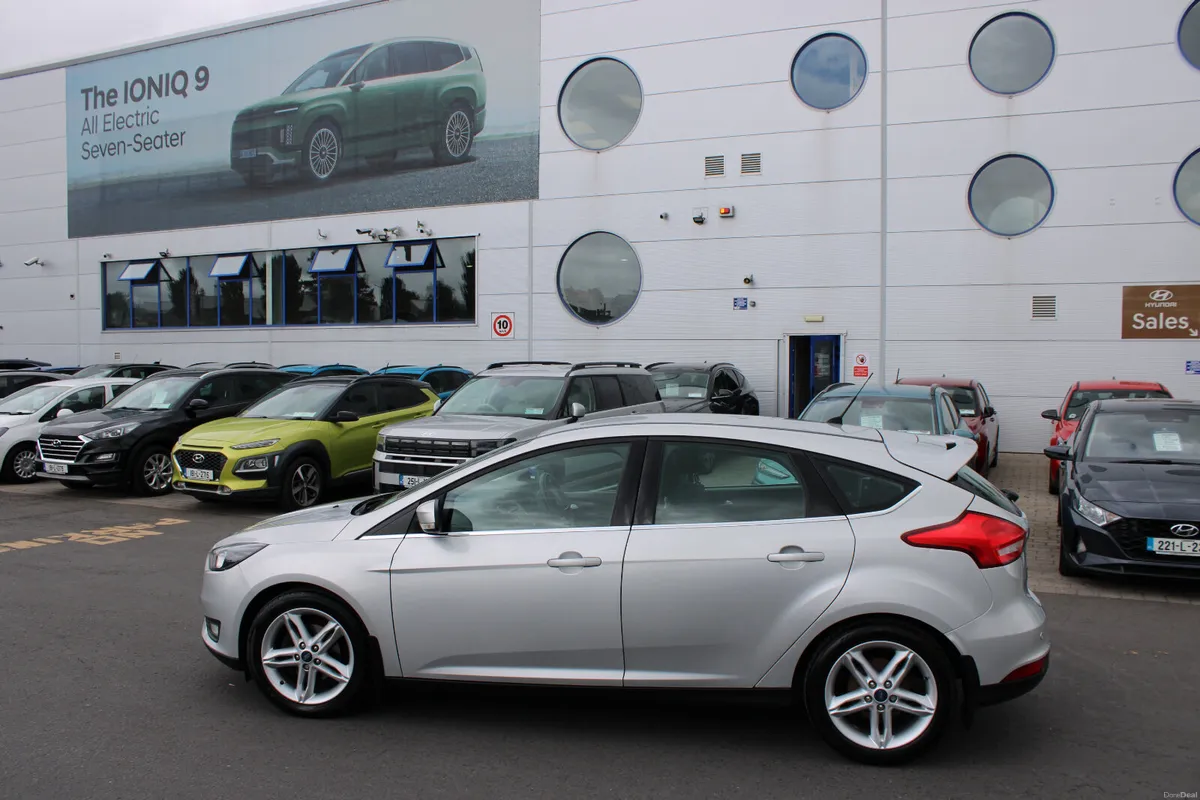 Ford Focus 2017 - Image 2