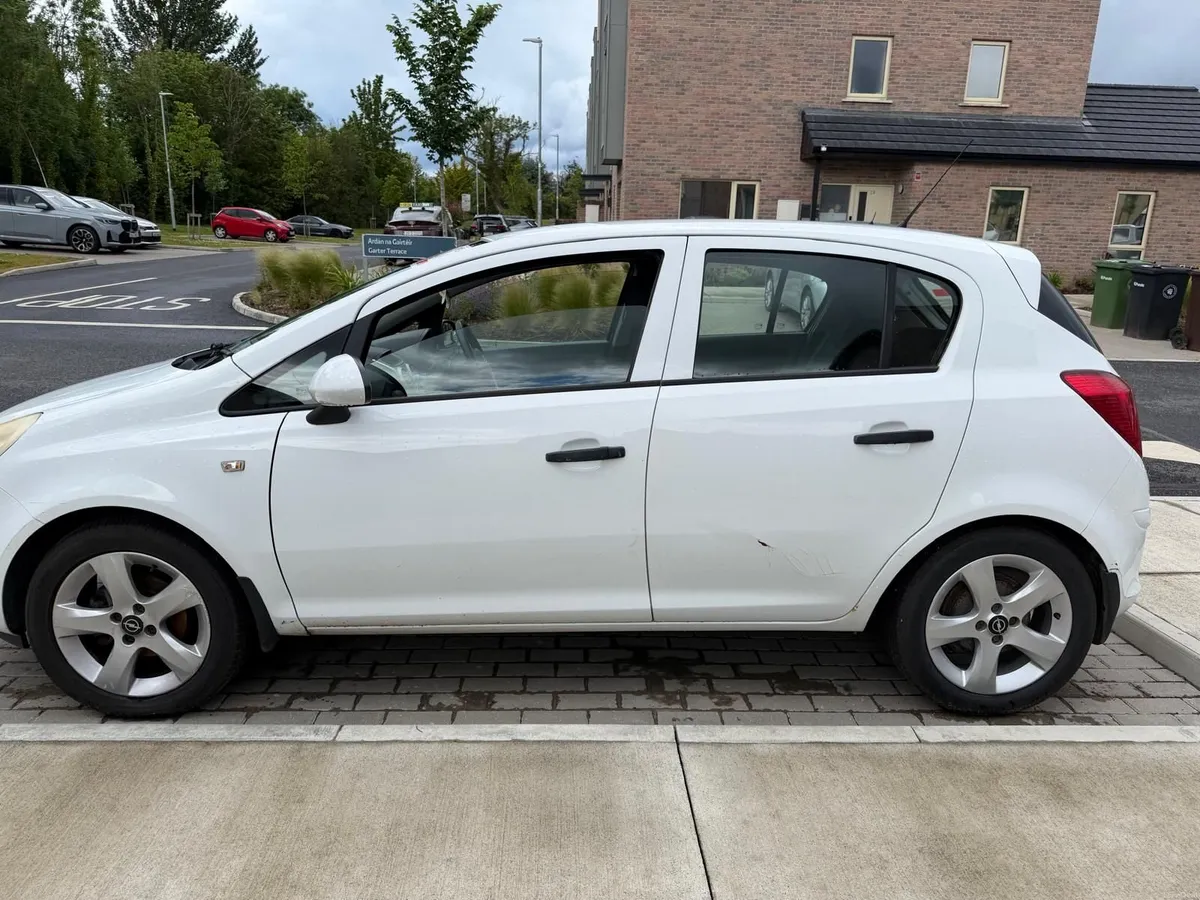 Opel Corsa 2011 - Image 4