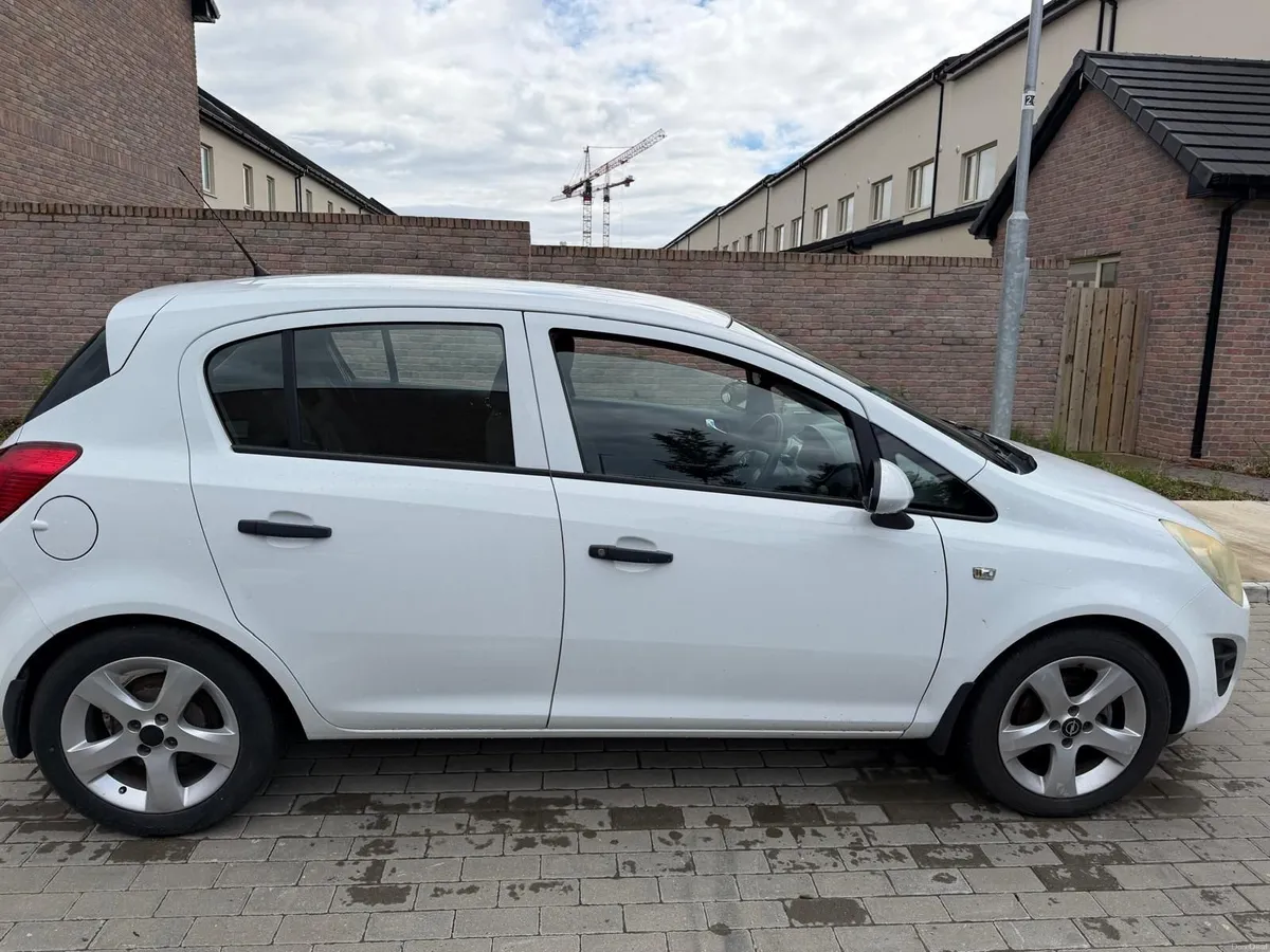 Opel Corsa 2011 - Image 3
