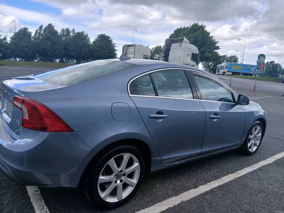 VOLVO S60 D2 SE (162) DIESEL 2.0 NCT 31/10/26 - Image 4