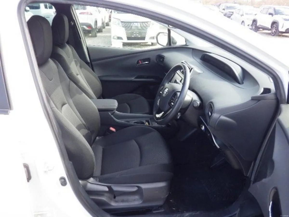 2022 Toyota Prius 1.8L Hybrid Low Miles Automatic - Image 4