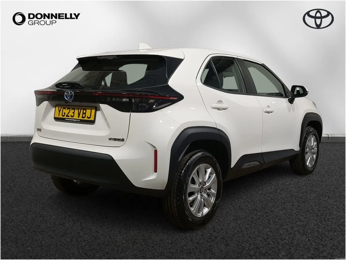 Toyota Yaris Cross Estate Icon - Image 4