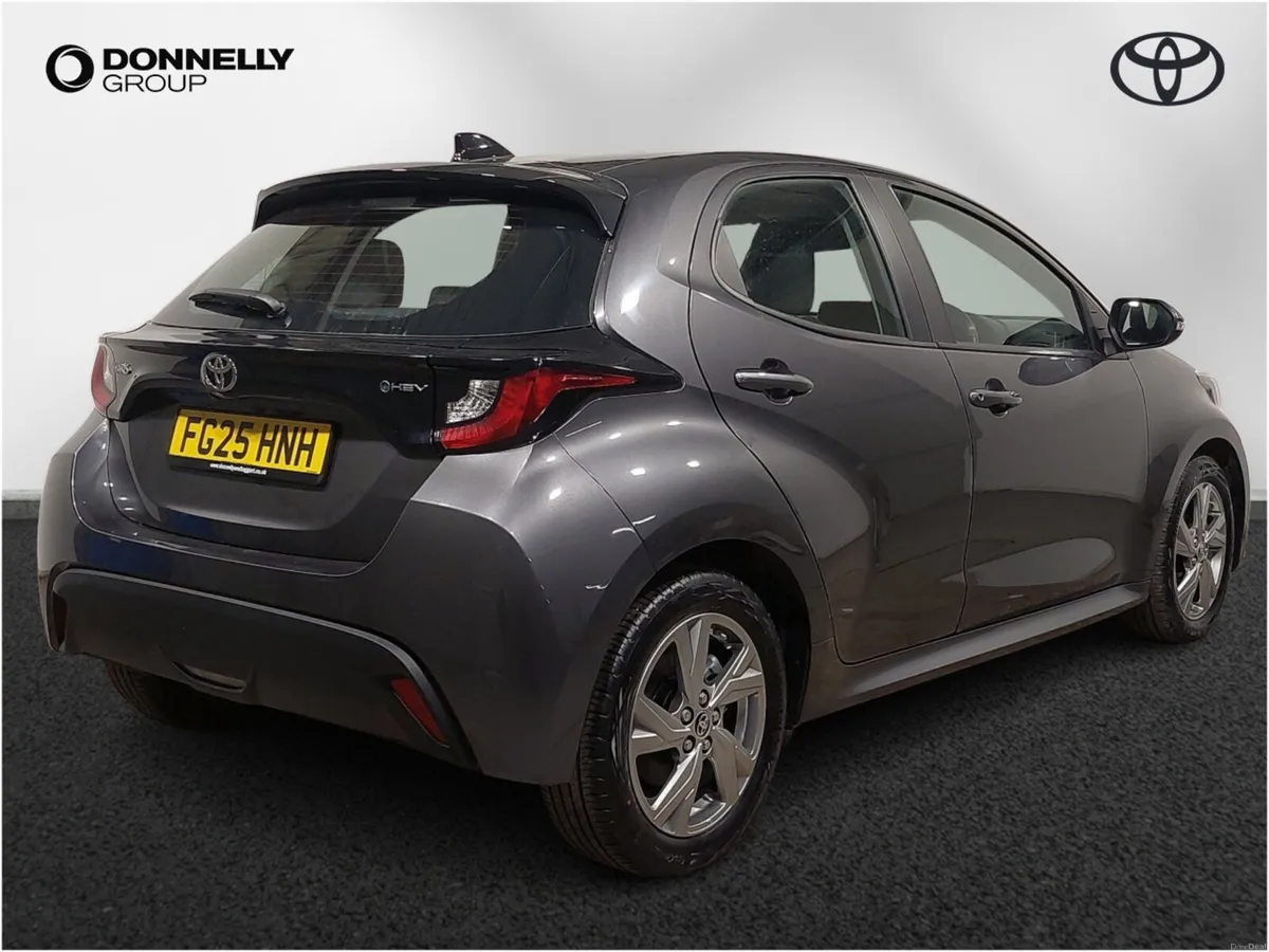 Toyota Yaris Hatchback Icon - Image 4