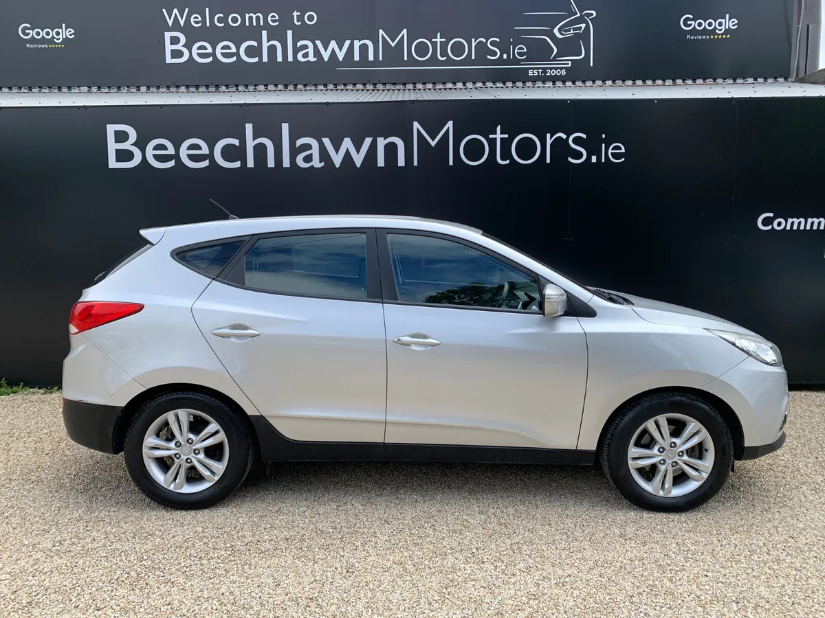 HYUNDAI IX35 1.7 CRDI EXECUTIVE 5DR - Image 2