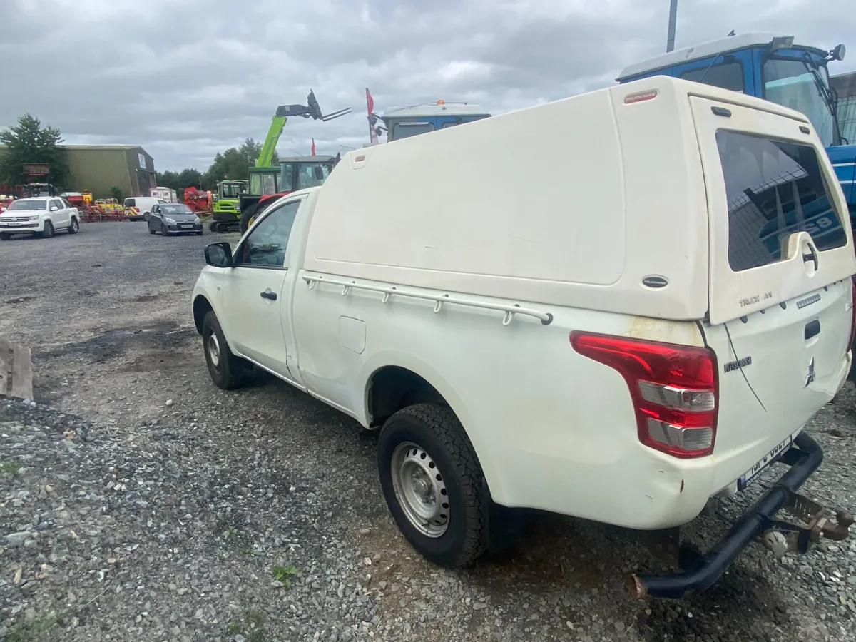 Mitsubishi L200 Jeep - Image 4