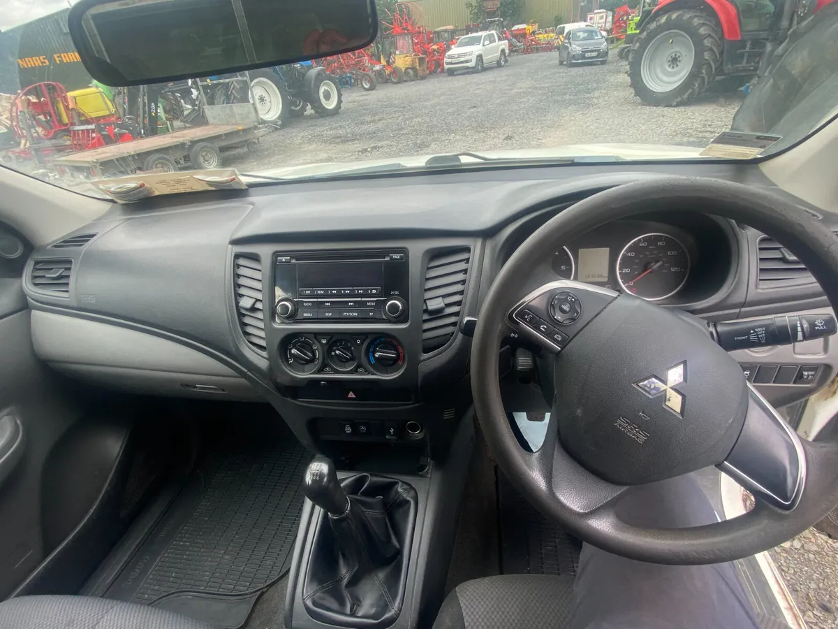 Mitsubishi L200 Jeep - Image 6