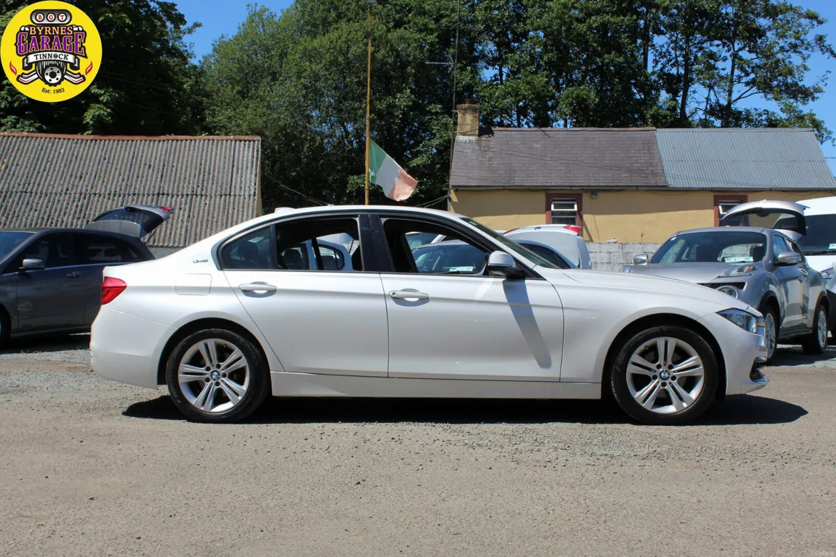 Immaculate BMW Petrol Hybrid 330e - Image 3