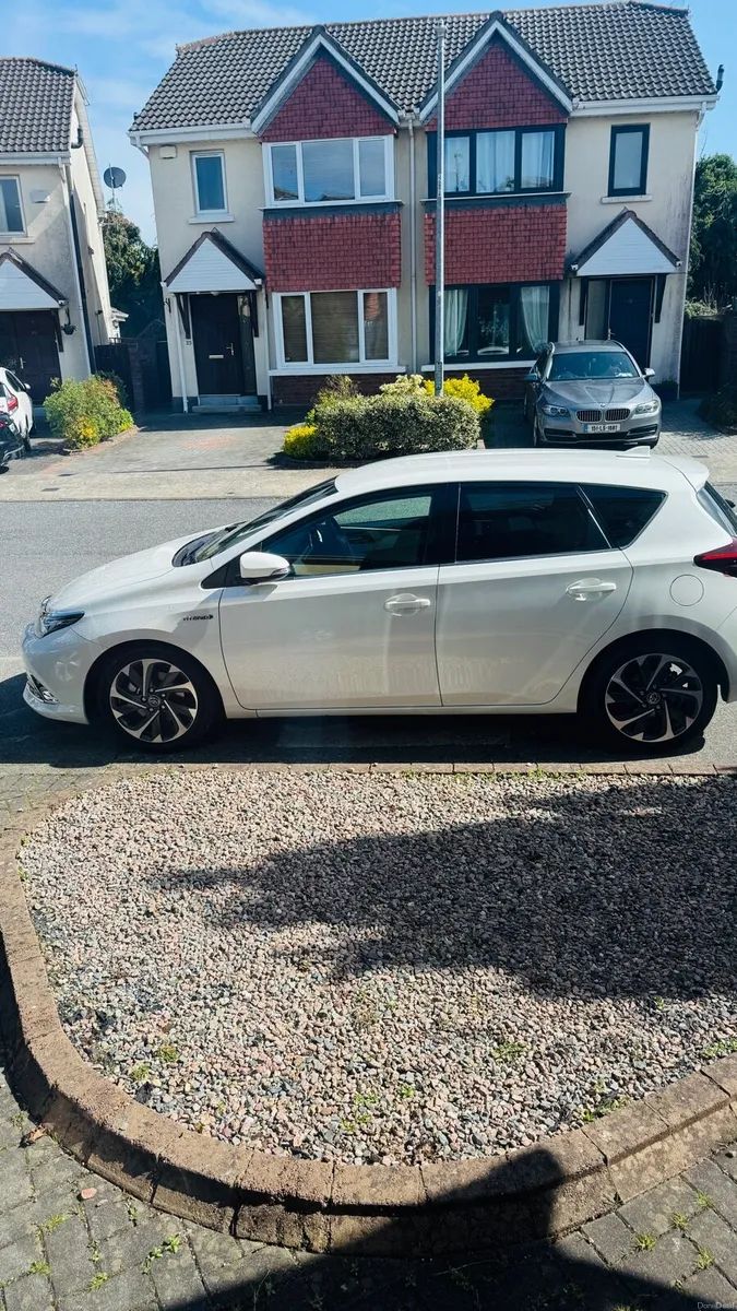 Toyota Auris G package, Heated seats, Top line - Image 2