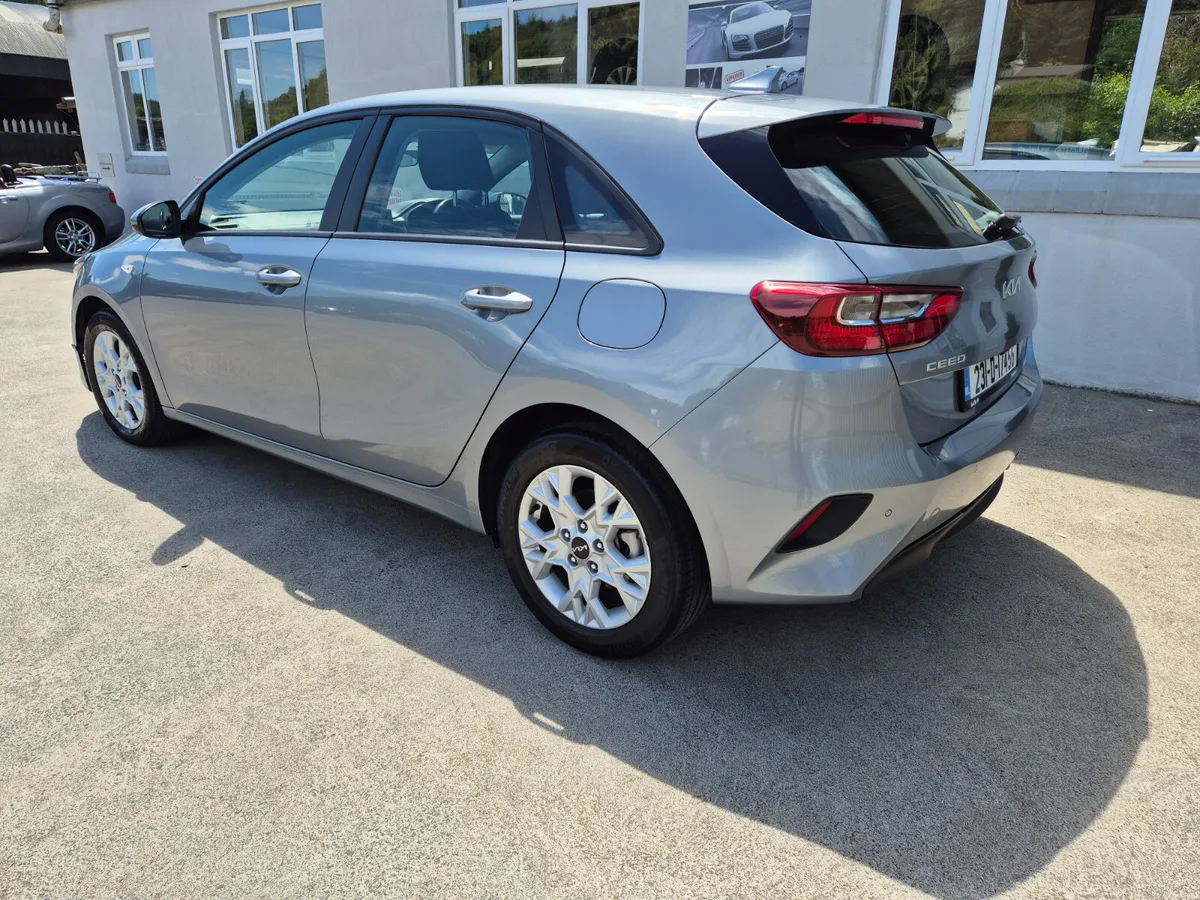 Kia Ceed 2023 - Image 2