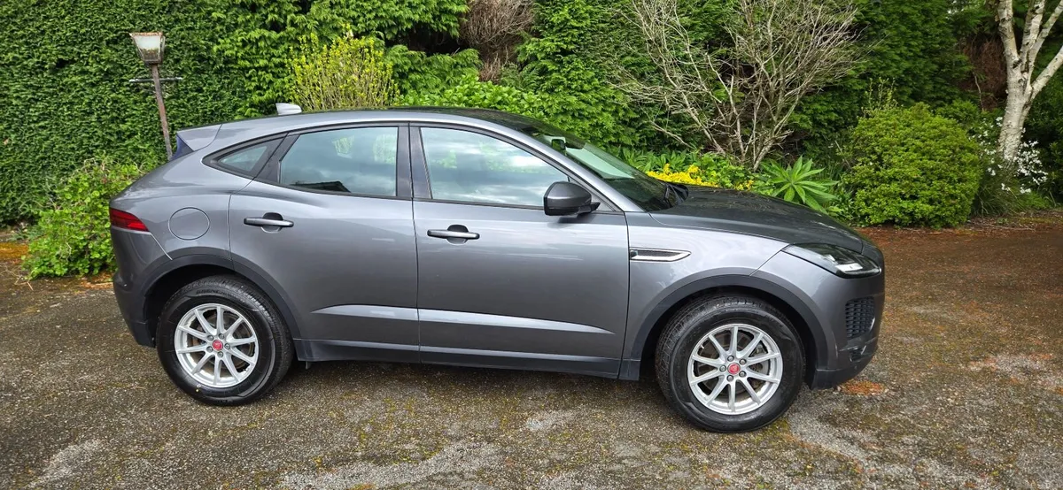 Jaguar E-Pace 2018 - Image 3