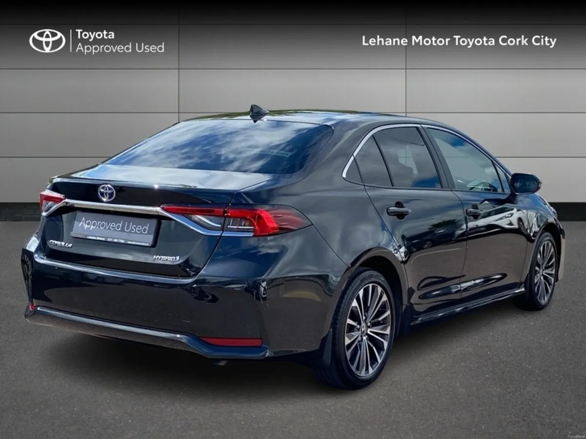 Toyota Corolla LUNA SPORT SALOON 4DR - Image 2