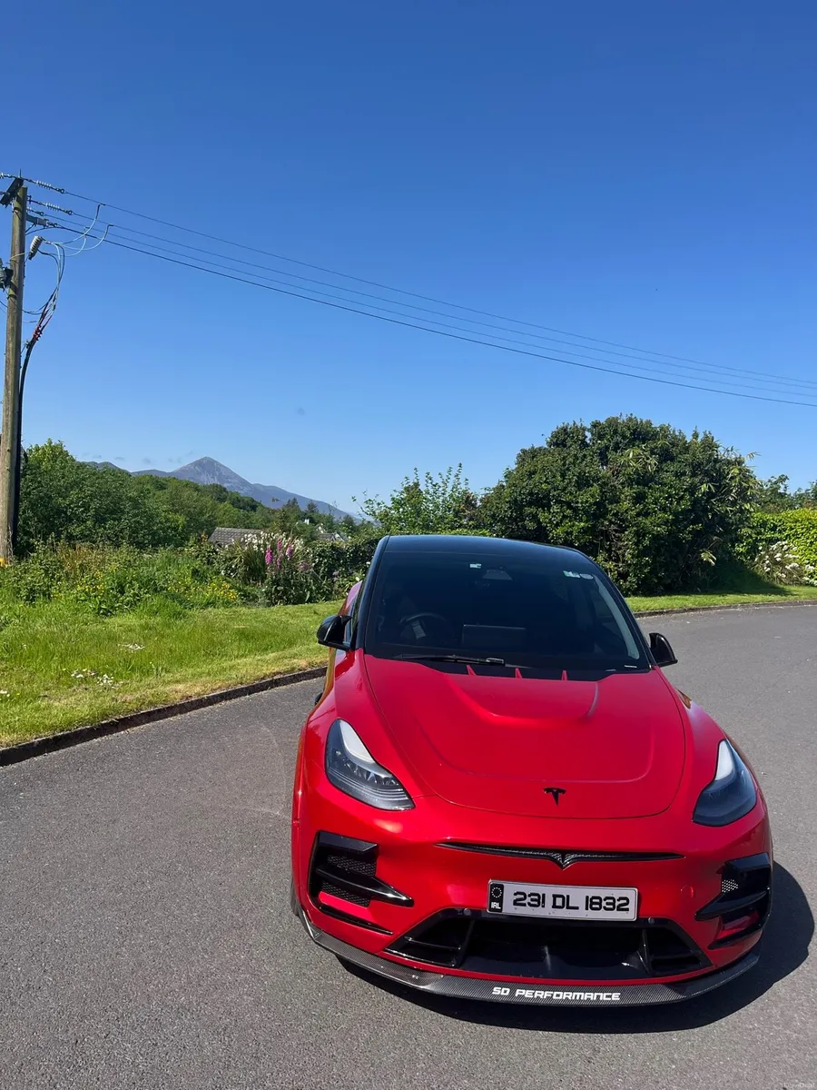 Tesla Model Y Long Range AWD - Image 4