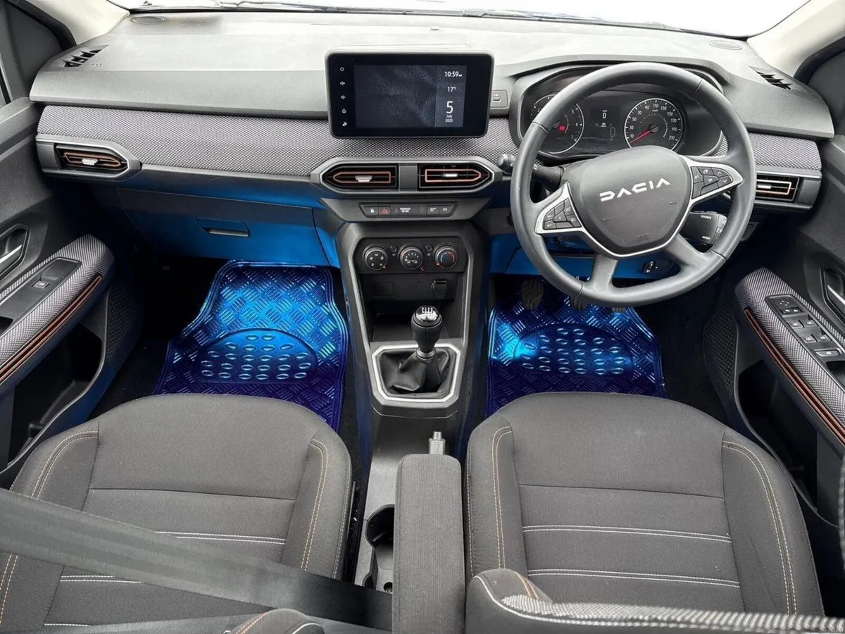 Dacia Sandero Stepway TCe 90 STEPWAY Expression - Image 2