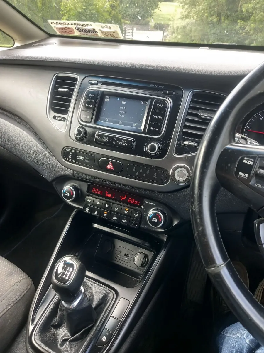Kia Carens 2015 - Image 3