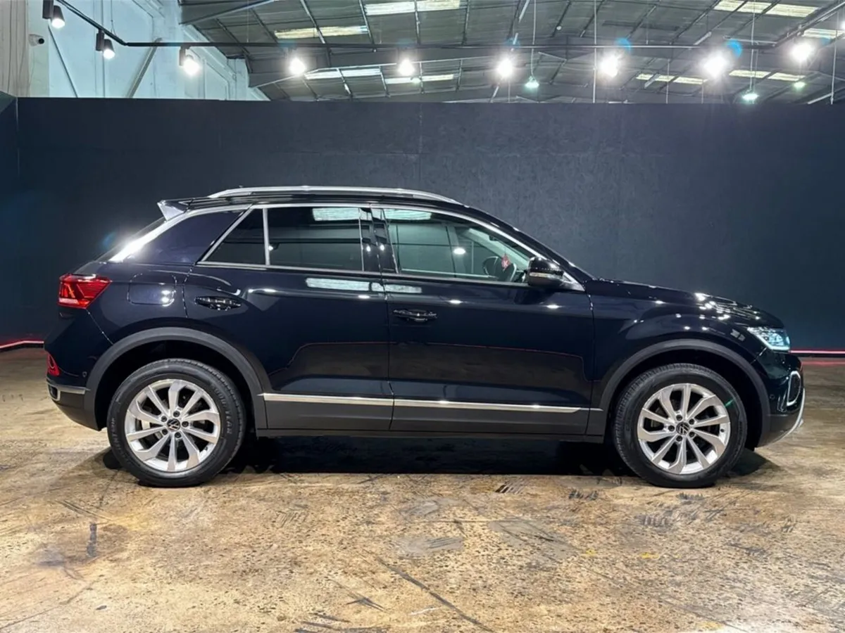 Volkswagen T-Roc 1.5 AUTOMATIC - ALLOY WHEELS - MU - Image 3