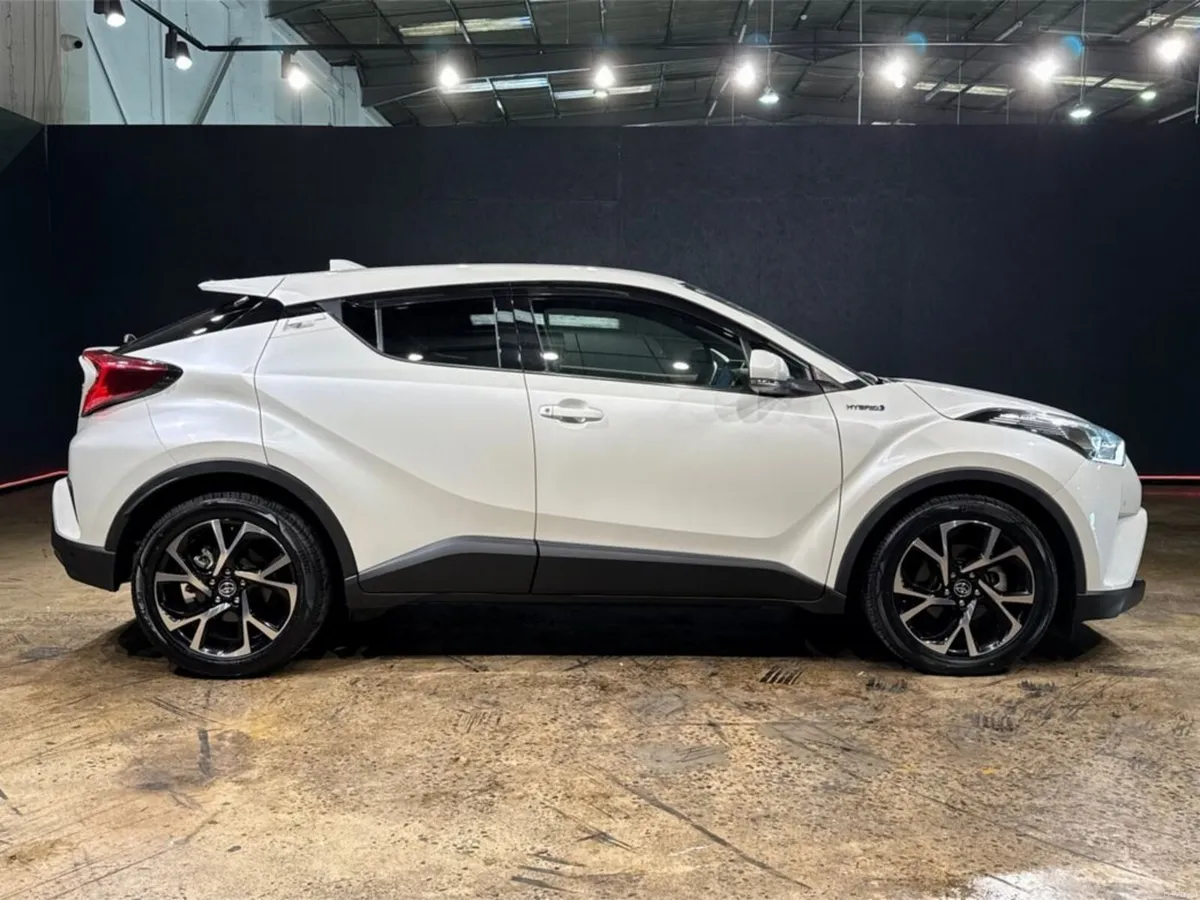 Toyota C-HR G PACKAGE - HALF BROWN LEATHER - FACTO - Image 3
