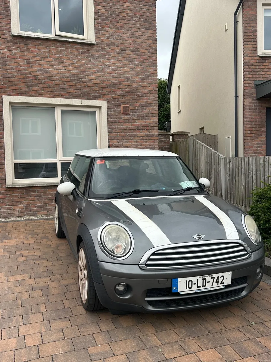 Mini Cooper 2010 - Image 1