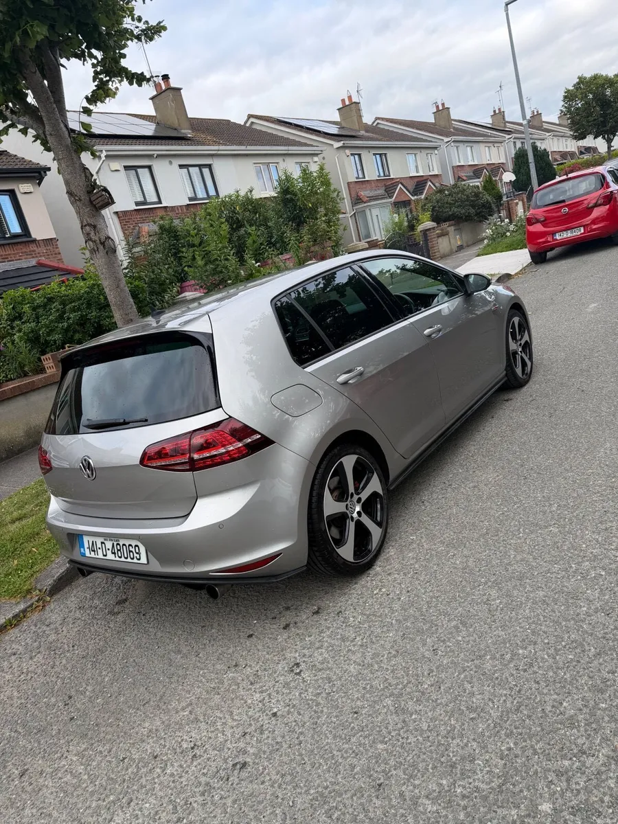 Volkswagen Golf 2014 - Image 1