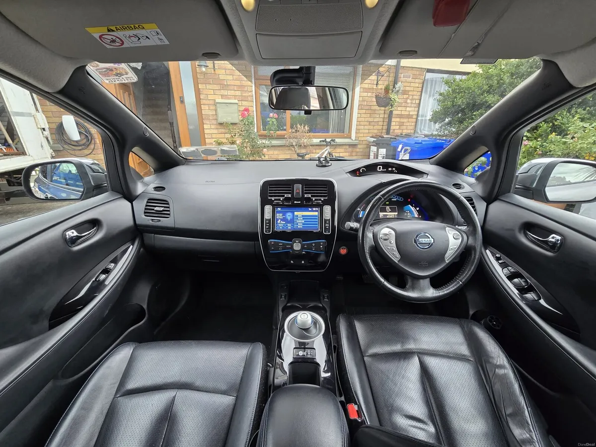 2014 Nissan Leaf Techna with Winter package - Image 4