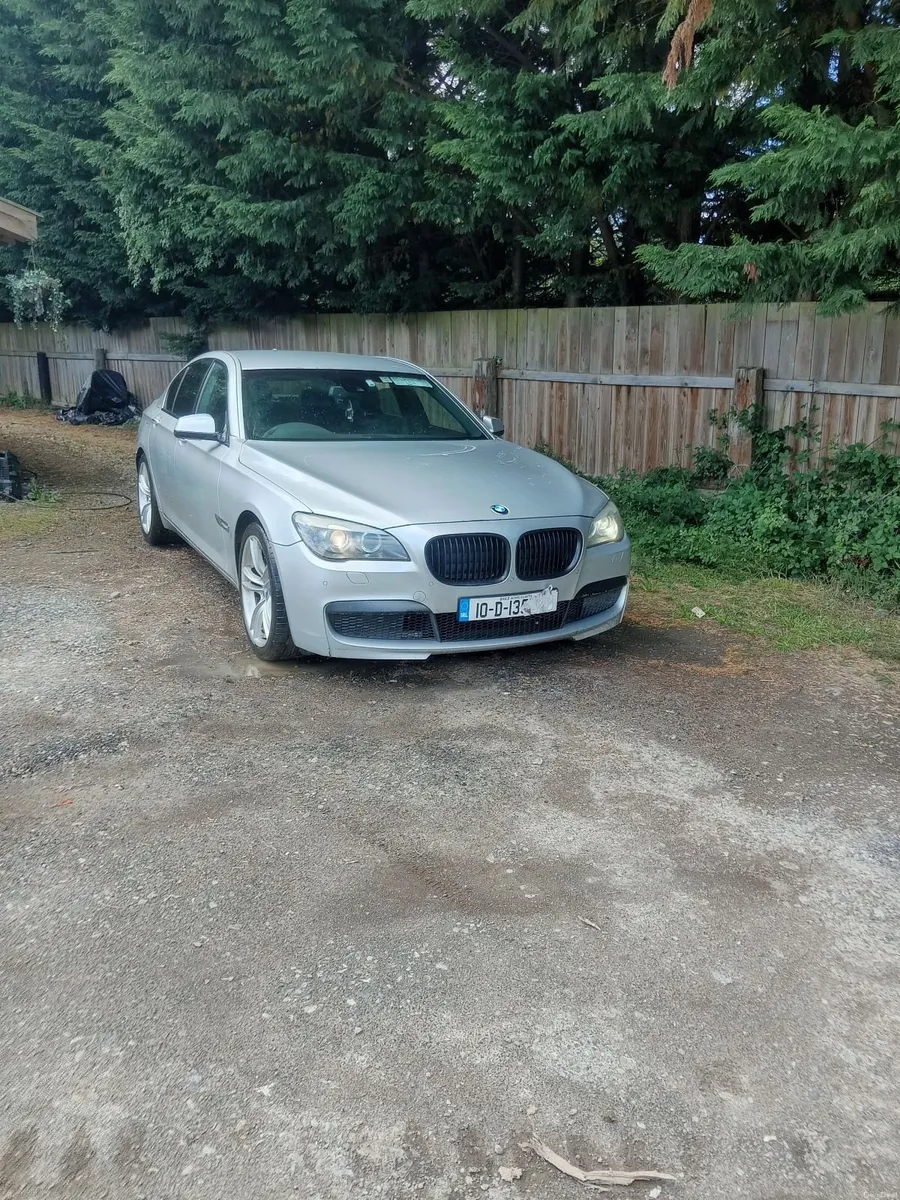BMW 7-Series 2010 - Image 5