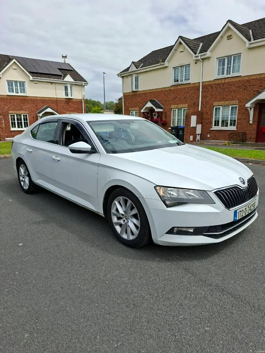 SKODA SUPERB 2017 AUTOMATIC - Image 1