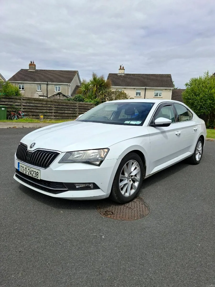 SKODA SUPERB 2017 AUTOMATIC - Image 2