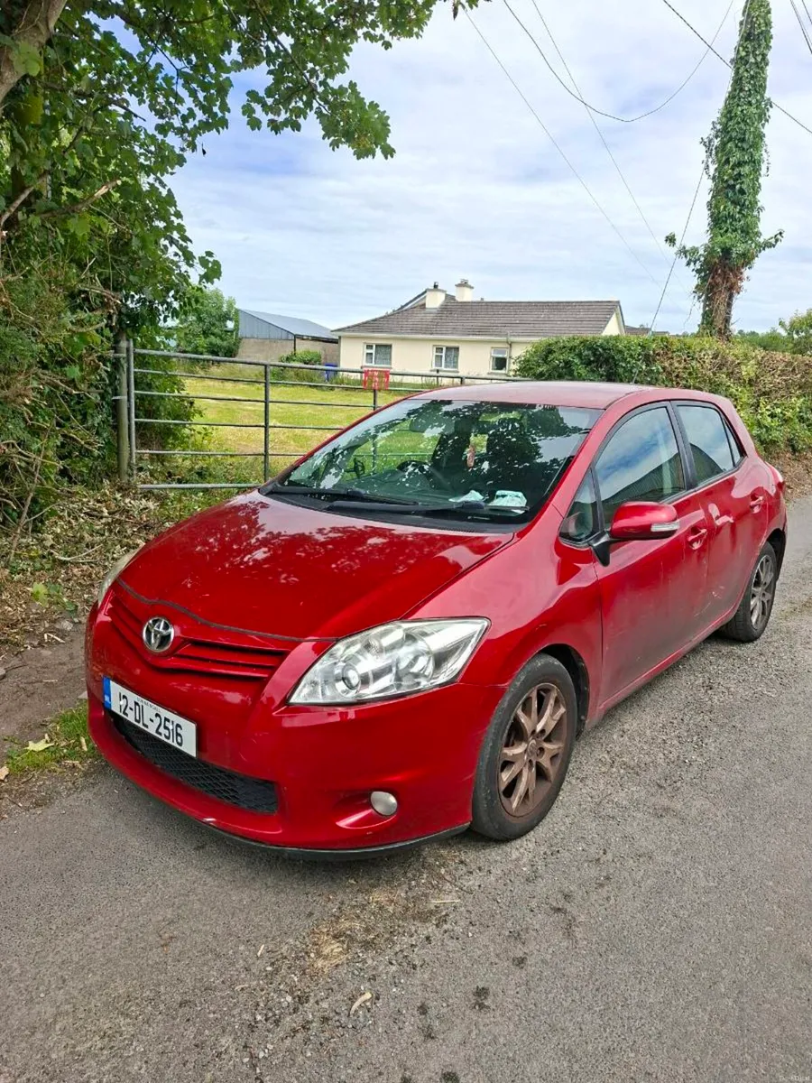 TOYOTA AURIS 2012 DIESEL - Image 1