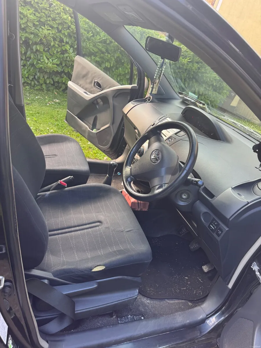 Toyota Yaris 2006 - Image 4