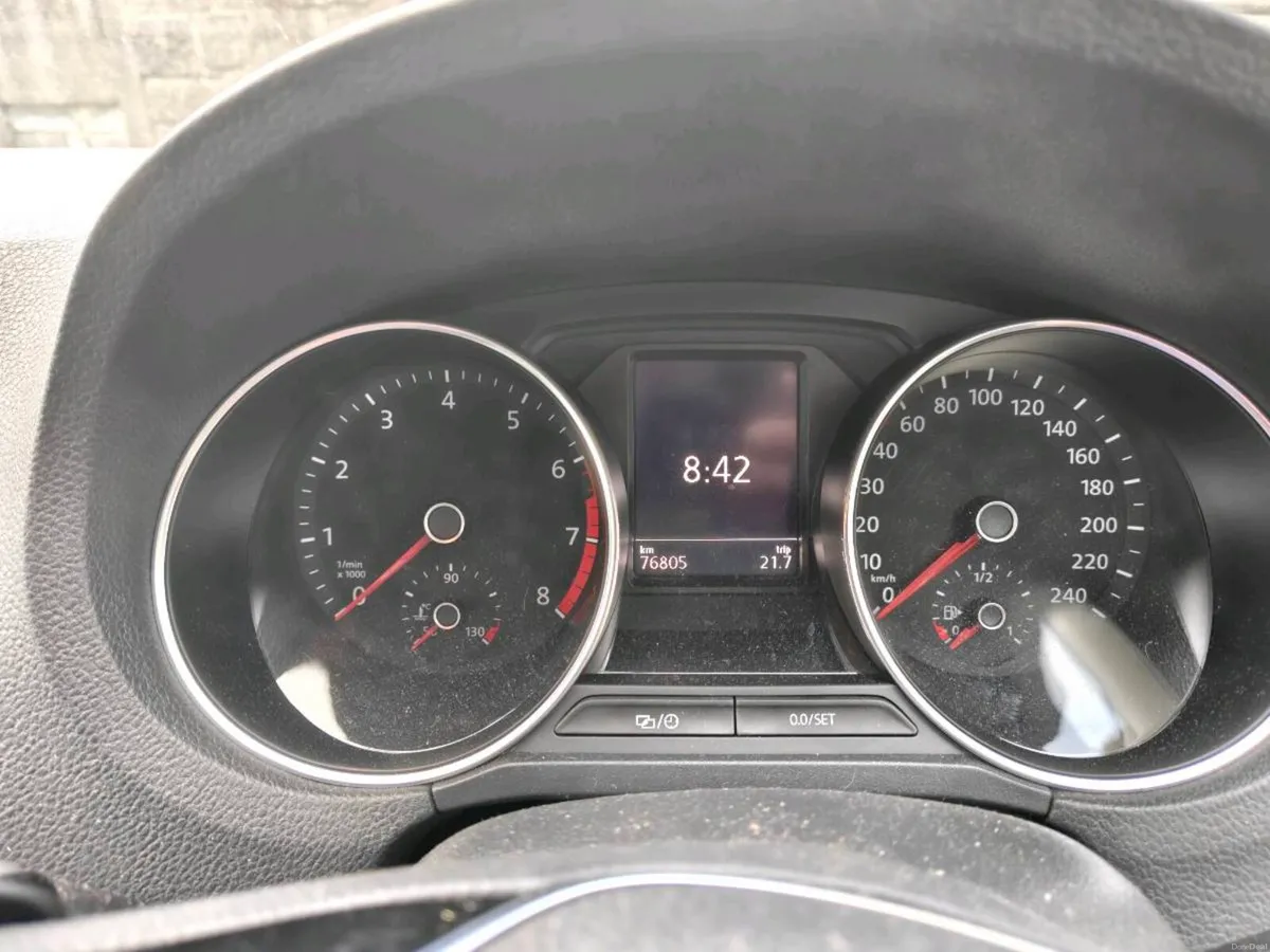 Volkswagen polo - Image 3