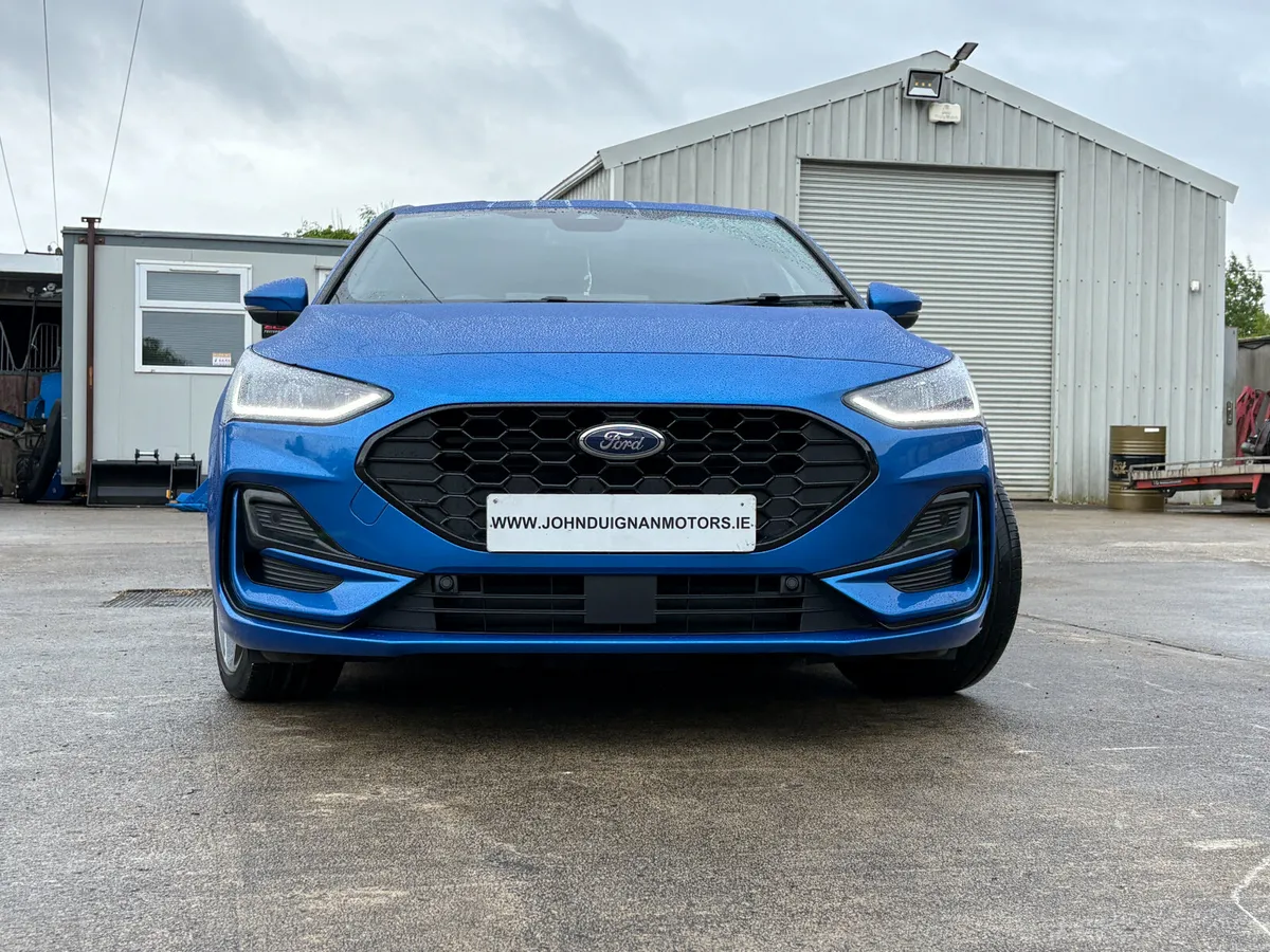 Stunning Ford Focus ST Line X - Image 3