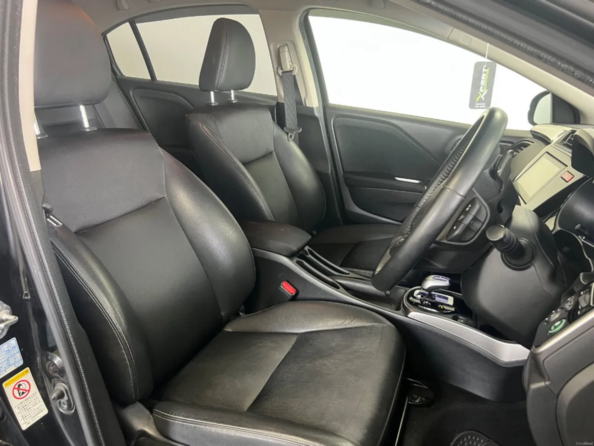 Honda Grace DAA GM4 4DR AUTO - Image 5