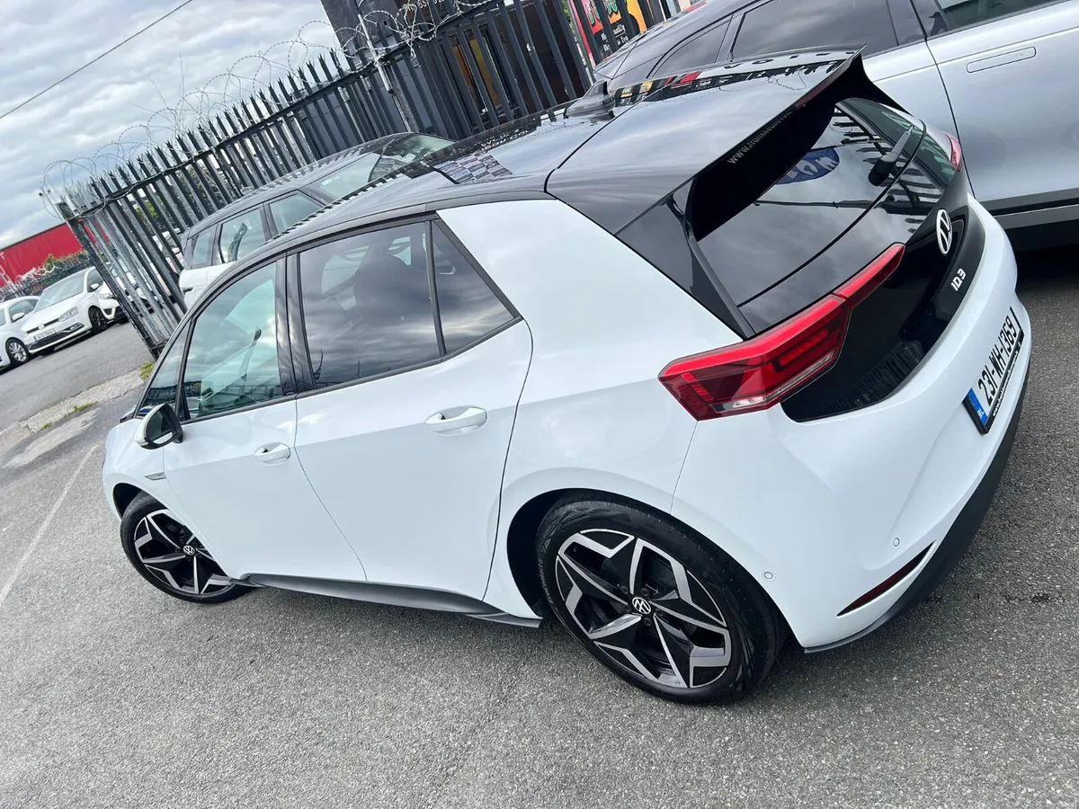 2023 Volkswagen ID.3 Electric - Image 5
