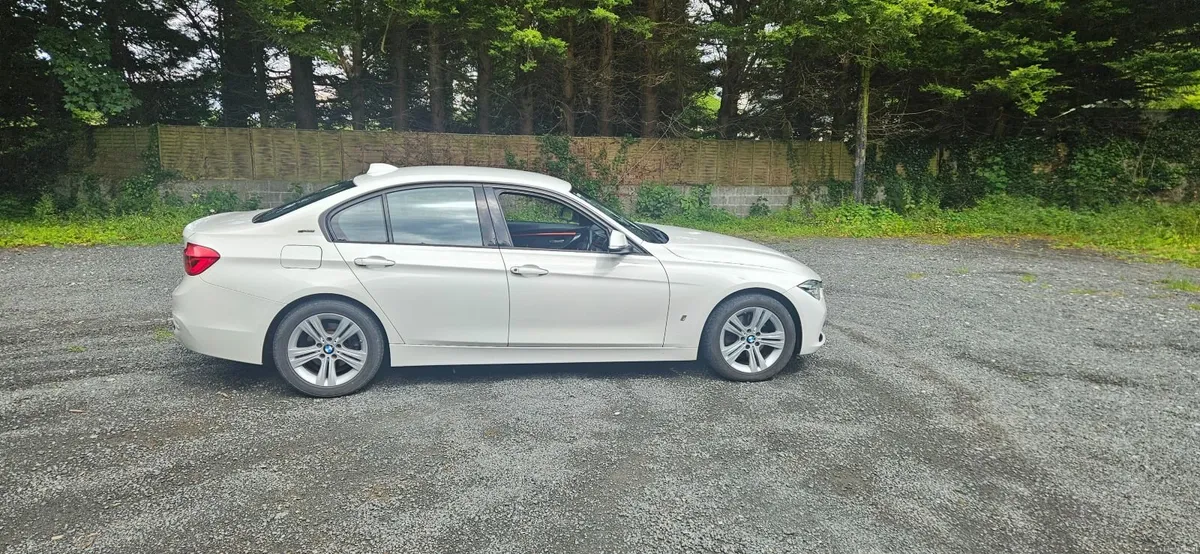 BMW 3-Series 2017 - Image 4