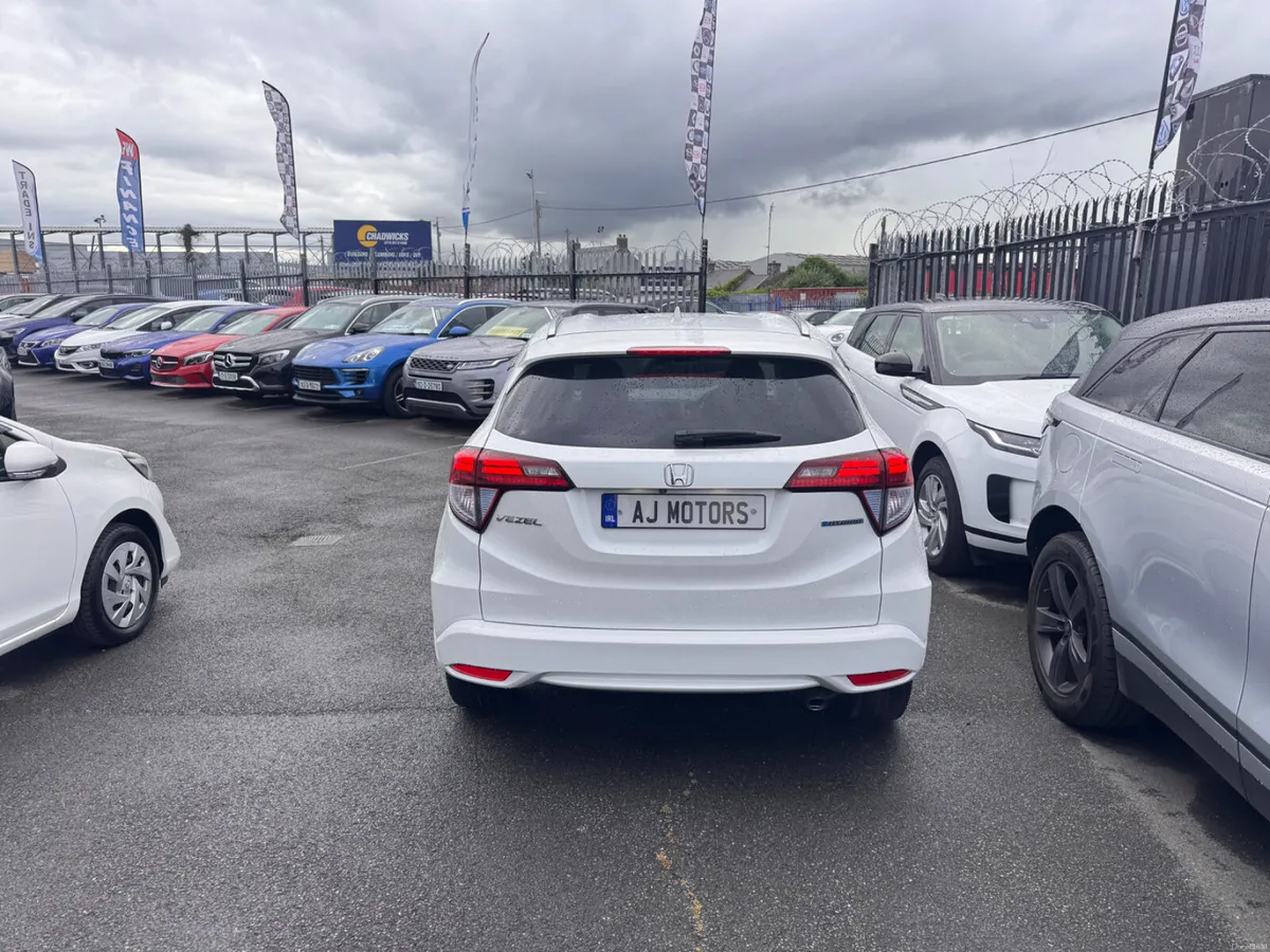 2015 HONDA VEZEL 1.5 HYBRID - Image 5