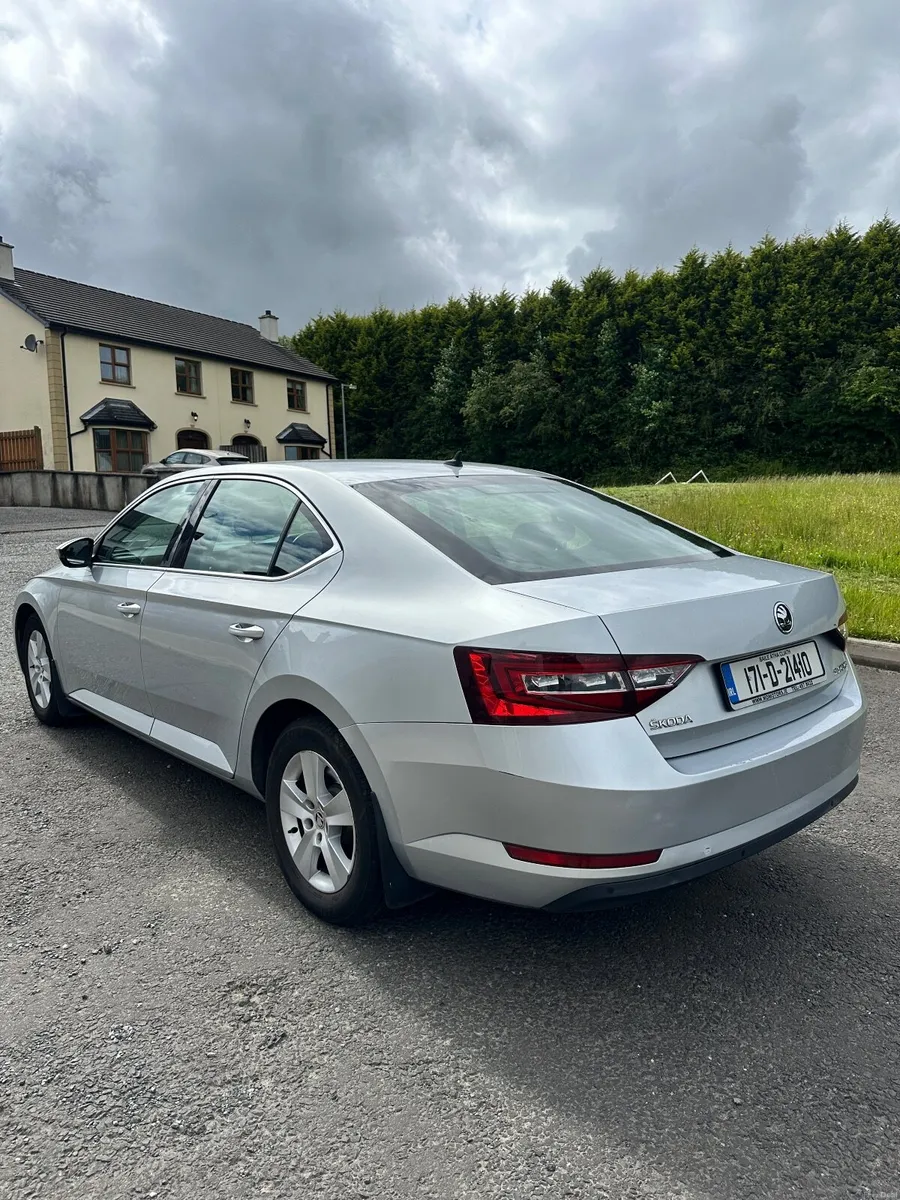 Skoda Superb 2017 - Image 2