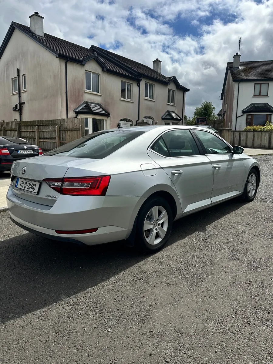 Skoda Superb 2017 - Image 6
