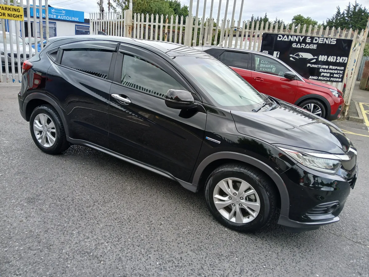 Honda Vezel 2018 new nct Low mileage 74klm - Image 2
