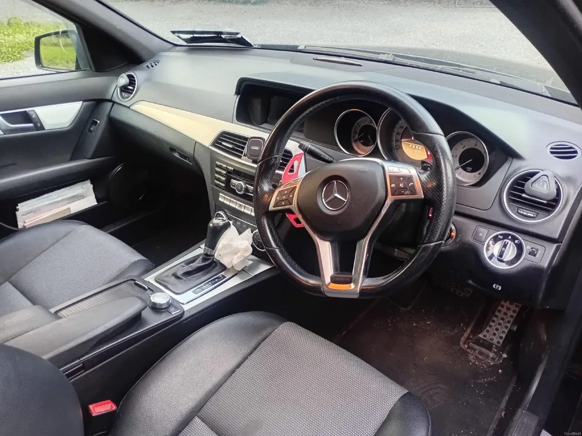 Mercedes-Benz C-Class 2011 - Image 2