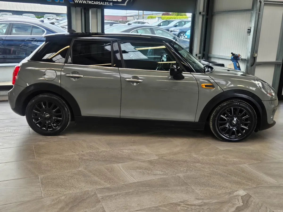 17 MINI COOPER 1.5 PETROL - Image 2