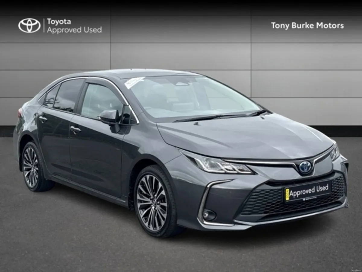 Toyota Corolla Saloon - LUNASPORT Edition - 1.8 Hy - Image 1