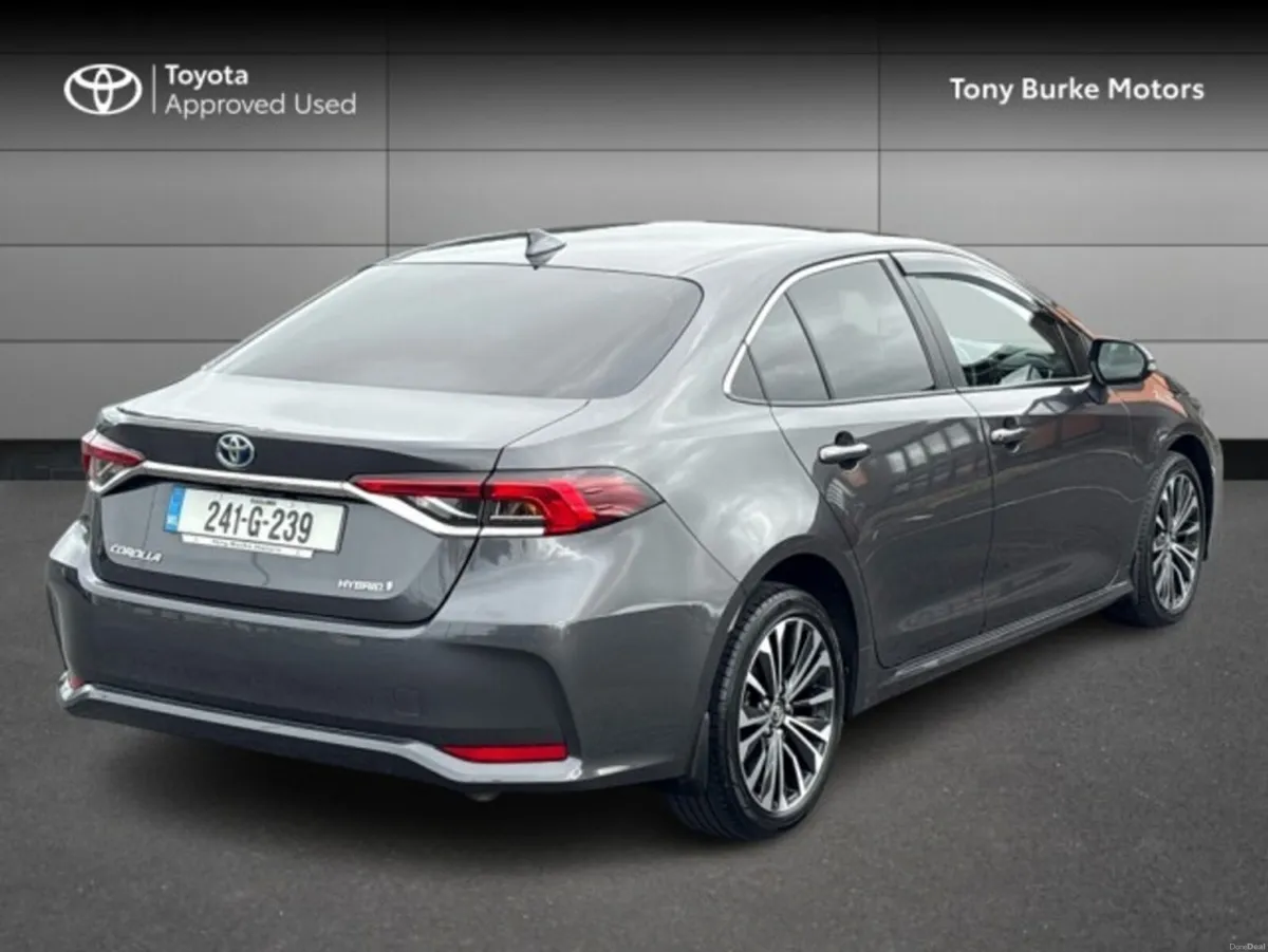 Toyota Corolla Saloon - LUNASPORT Edition - 1.8 Hy - Image 2