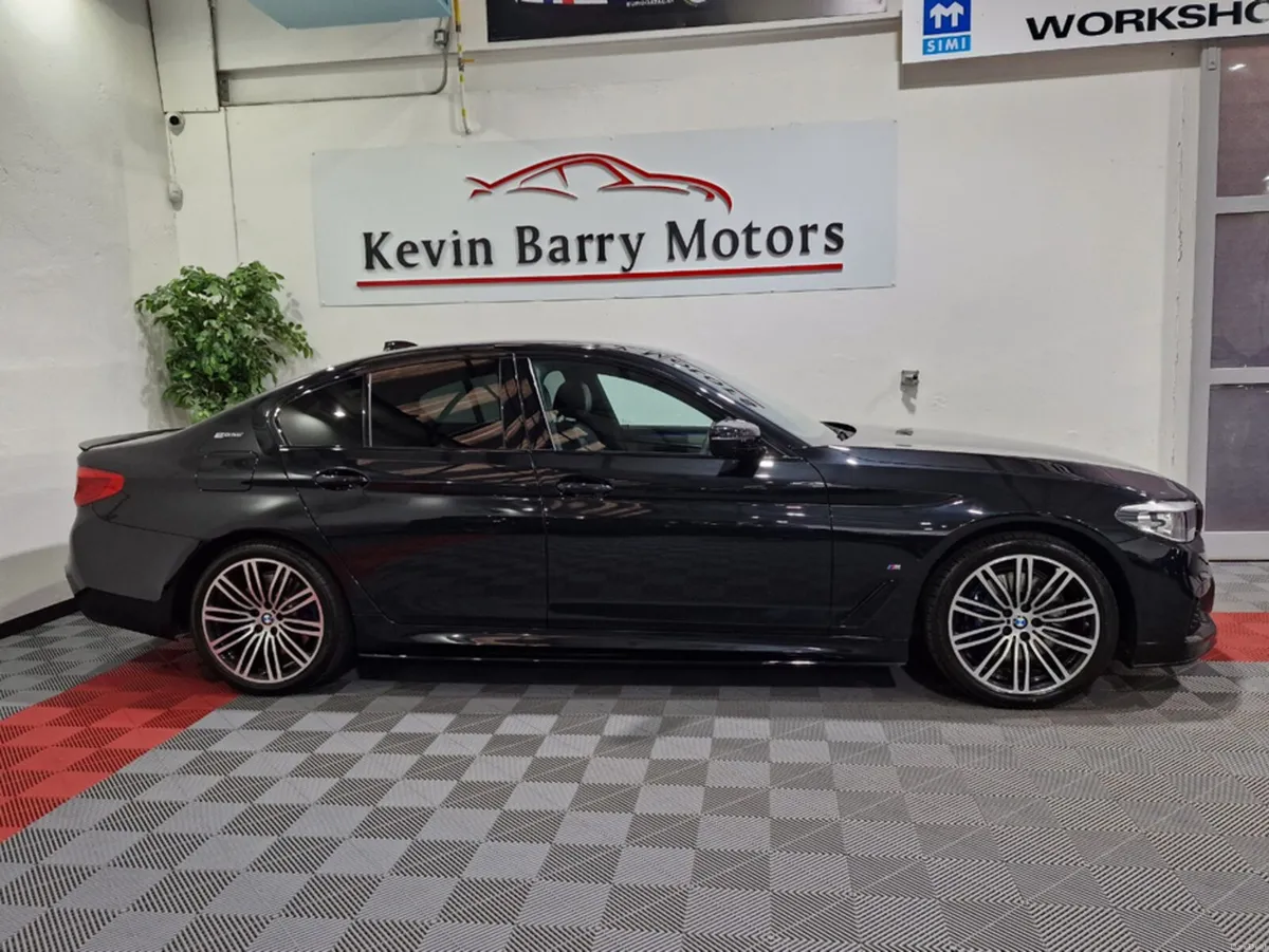 BMW 5-Series 530E M SPORT (M PERFORMANCE KIT) AUTO - Image 5