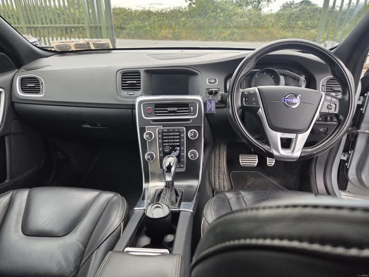 Volvo S60 D4 R-DESIGN LUXURY NAV 190BHP A AUTO - Image 6