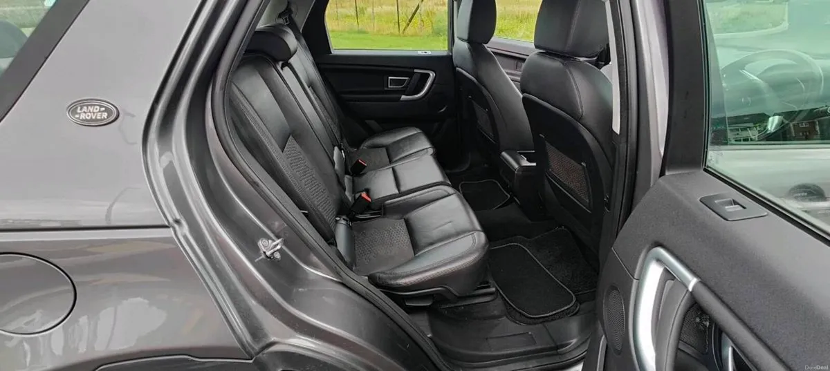 2016 Land Rover Discover Sport - Image 6