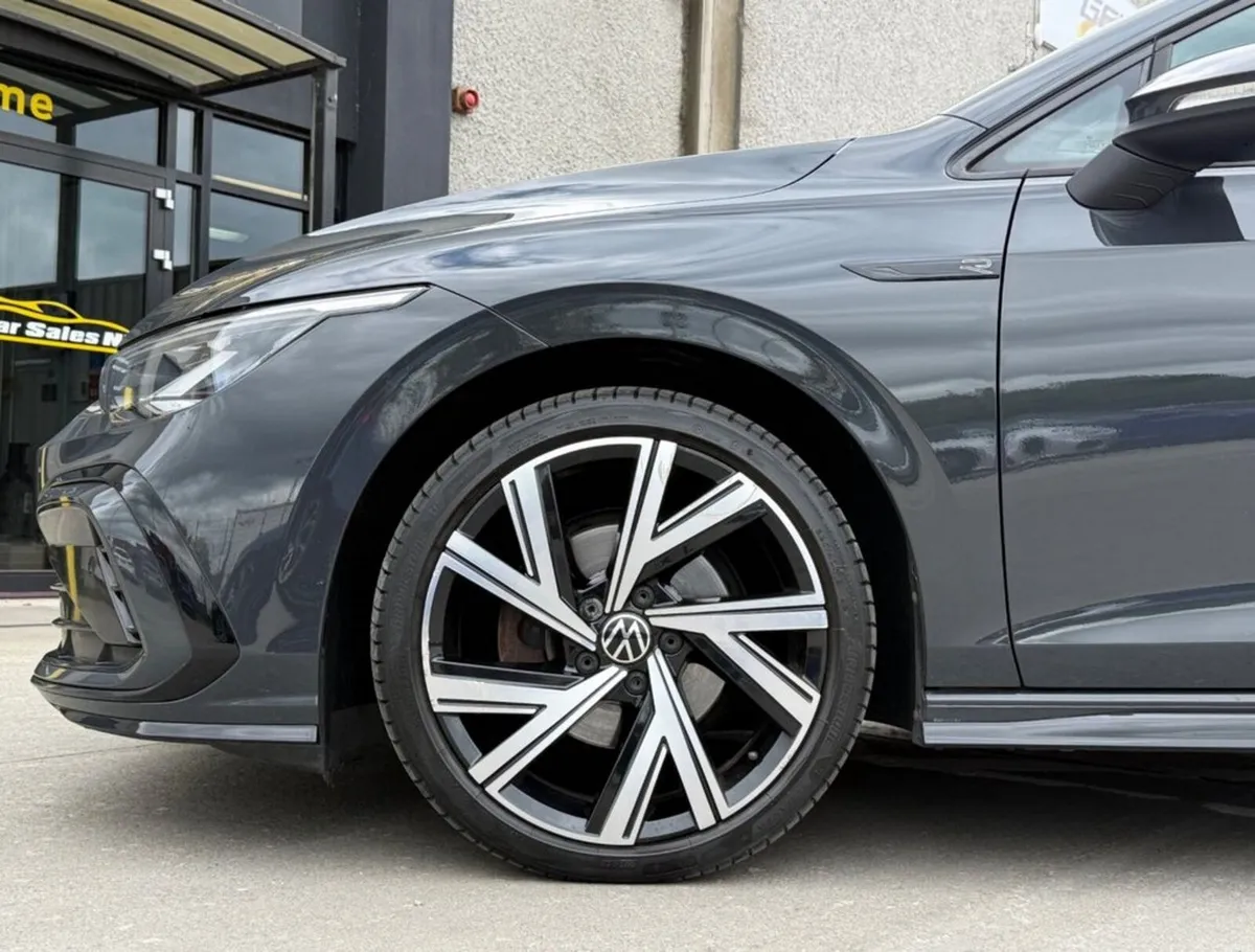 2.0 TDI R-Line Hatchback 5dr Diesel DSG Euro 6 (s/ - Image 6
