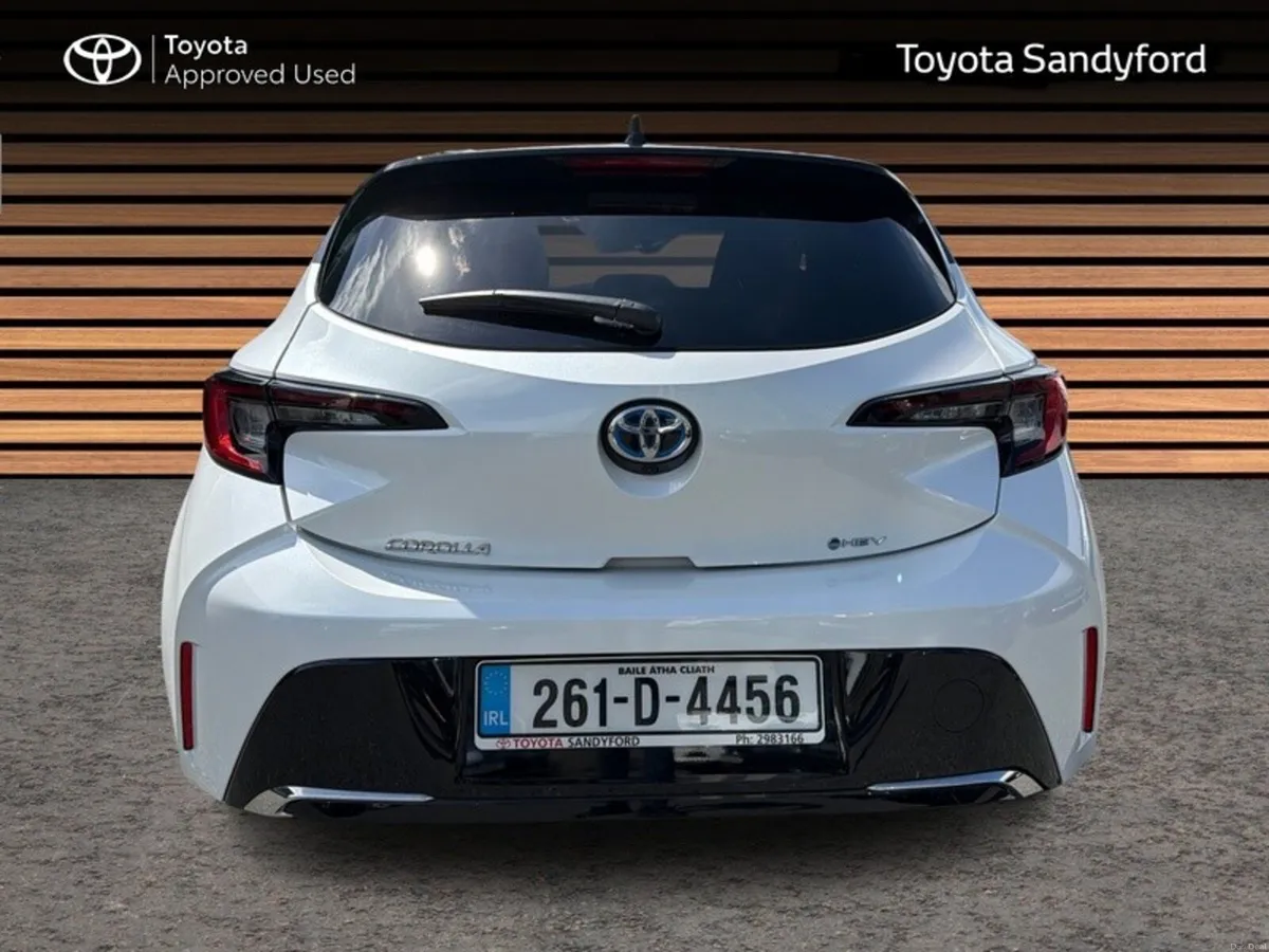 Toyota Corolla LUNA SPORT HATCHBACK // AIR CON // - Image 4