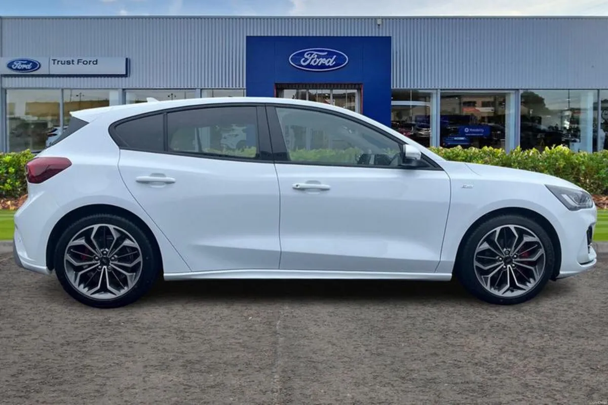 Ford Focus ST-Line X - Image 3